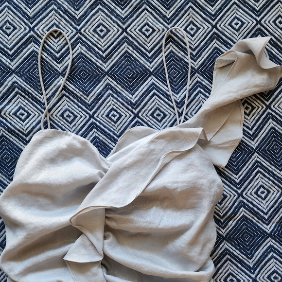 Scripted One-shoulder Sleeveless Ruffle Top - Picture 5 of 8